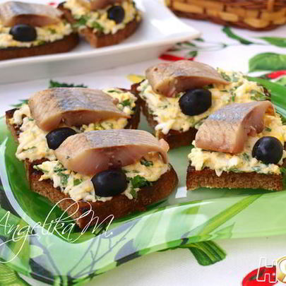 Гренки с селедочкой