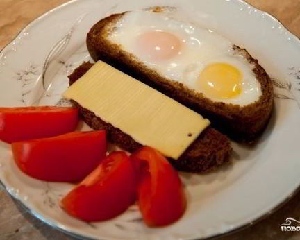 Гренки с яйцом и сыром