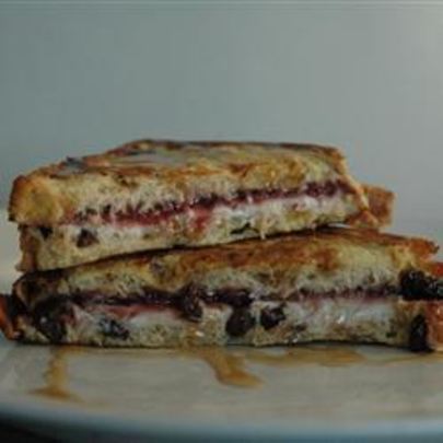 Хлебные гренки с вареньем