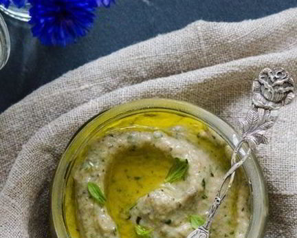 Бабагануш — восточная баклажанная икра