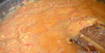 кабачковая икра с помидорами