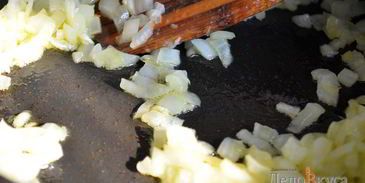 кабачковая икра с помидорами