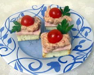 Канапе Делис с ветчиной и фасолью