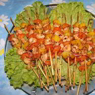 Рецепт Канапе из креветок на шпажках