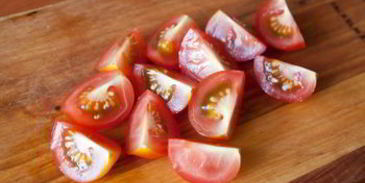 канапе из креветок с помидорками черри