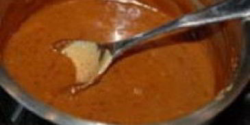 канапе из свинины с соусом из арахиса