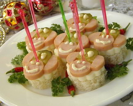 Канапе Обезьянки на шпажках