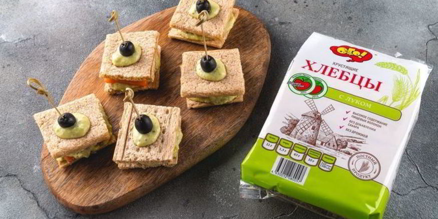 Рецепт канапе с форелью и соусом из авокадо