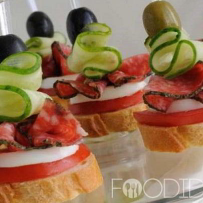 Канапе с колбасой