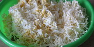 канапе с консервированным тунцом и чесночным майонезом