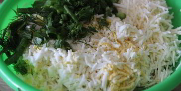 канапе с консервированным тунцом и чесночным майонезом