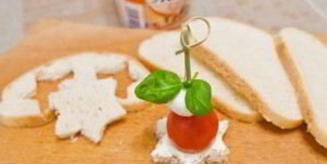 канапе с моцареллой к шампанскому