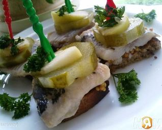 Канапе с сельдью