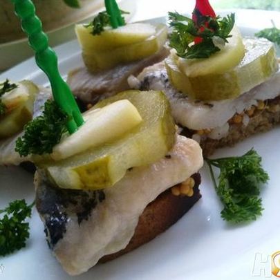 Канапе с сельдью