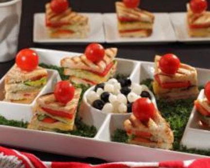 Канапе с сыром и помидорами черри