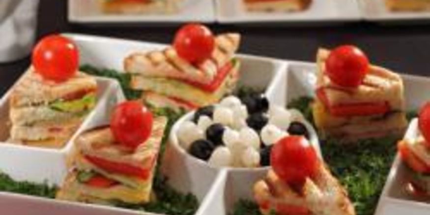 Рецепт канапе с сыром и помидорами черри