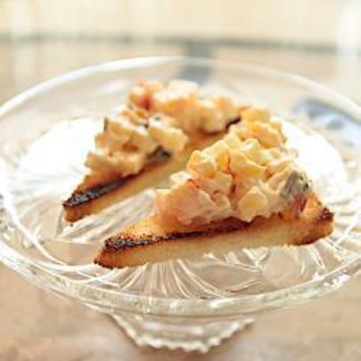 Канапе с сыром, яблоком и орехами