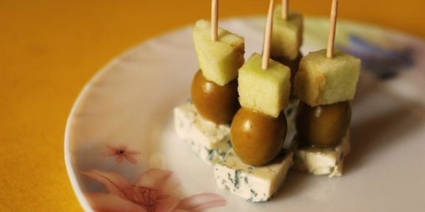 Рецепт канапе яблочко блю