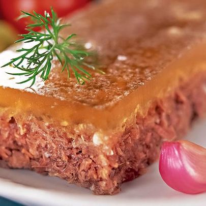 Холодец гояжьей рульки и копыта