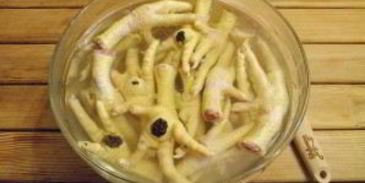холодец из куриных лапок