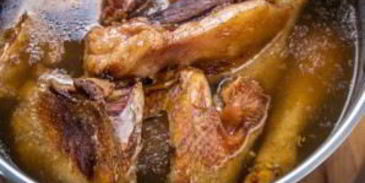 хрустальный холодец из домашнего петуха