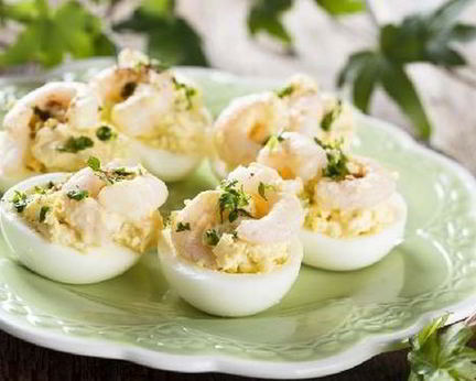 Холодная закуска из яиц с пикантным соусом