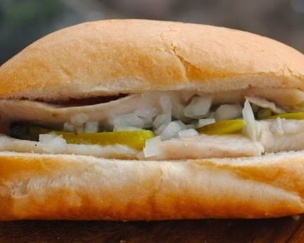 Хот-дог с селедкой