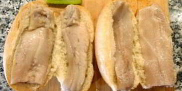 хот-дог с селедкой