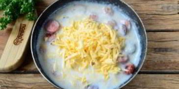 хот-дог в луковых колечках