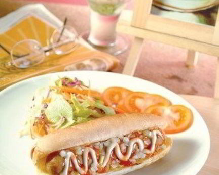 Хот-доги с капустным салатом по-азиатски