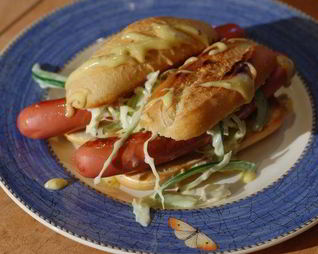 Хот-доги с зелеными овощами и горчичным майонезом