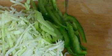 хот-доги с зелеными овощами и горчичным майонезом