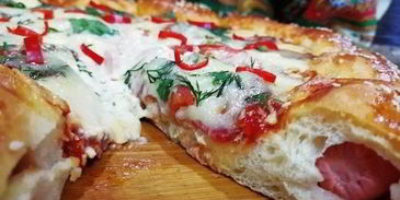 суперсырная хот-дог-пицца