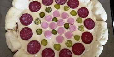 суперсырная хот-дог-пицца