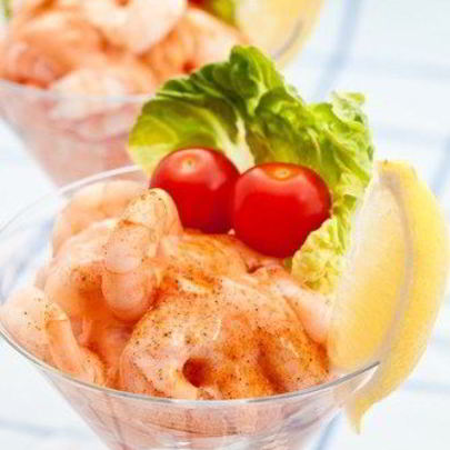 Коктейль из креветок, томатов и оливок