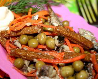 Корейская морковка с сухариками