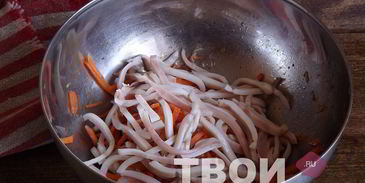 морковь с кальмаром по-корейски