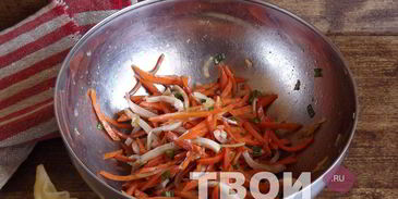морковь с кальмаром по-корейски