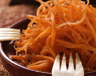 Морковча — корейская закуска из сладкой моркови