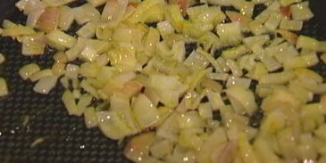 фриттата с цукини, морковью и помидором