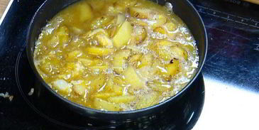 испанский омлет с картофелем, семгой и укропом