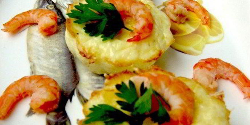 Рецепт мини-фриттаты с креветками и пармезаном