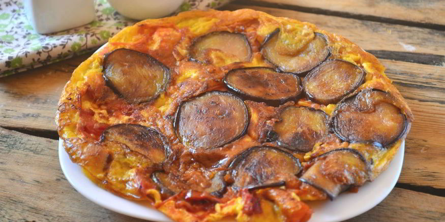 Рецепт омлета с баклажанами и помидорами