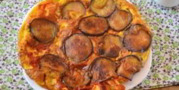 омлет с баклажанами и помидорами