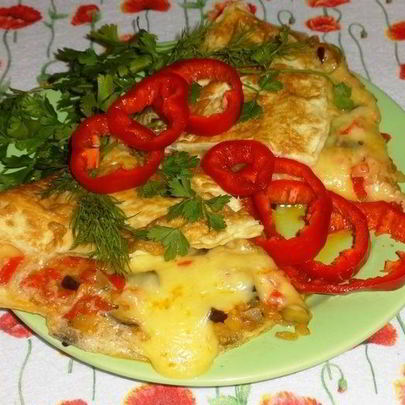 Омлет с баклажаном и помидорами