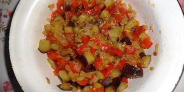 омлет с баклажаном и помидорами