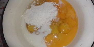 омлет с баклажаном и помидорами