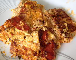 Омлет с чоризо и красным перцем