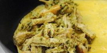 омлет с курицей и помидорами