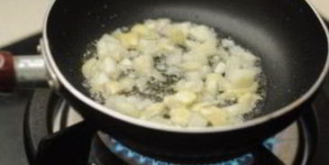 омлет с шампиньонами и помидорами